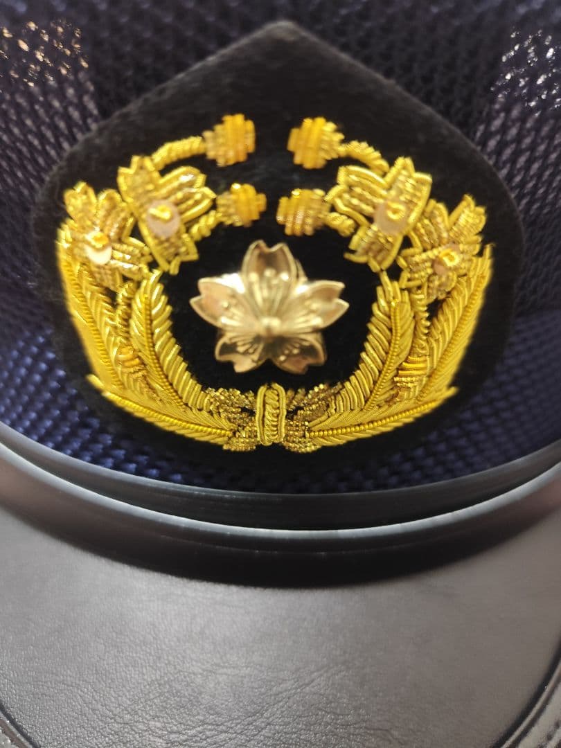 金色装飾のメッシュ帽子