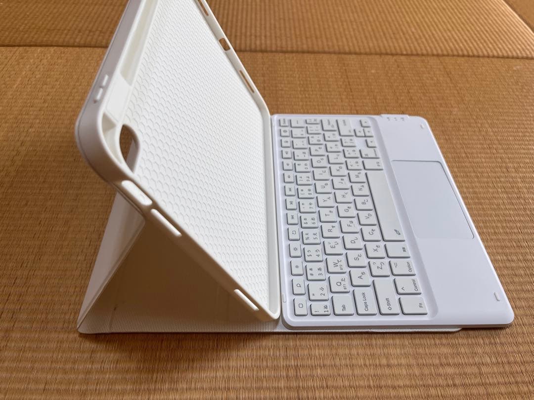 付属品おまけiPad (第10世代) ブルー256GB カバーキーボードも