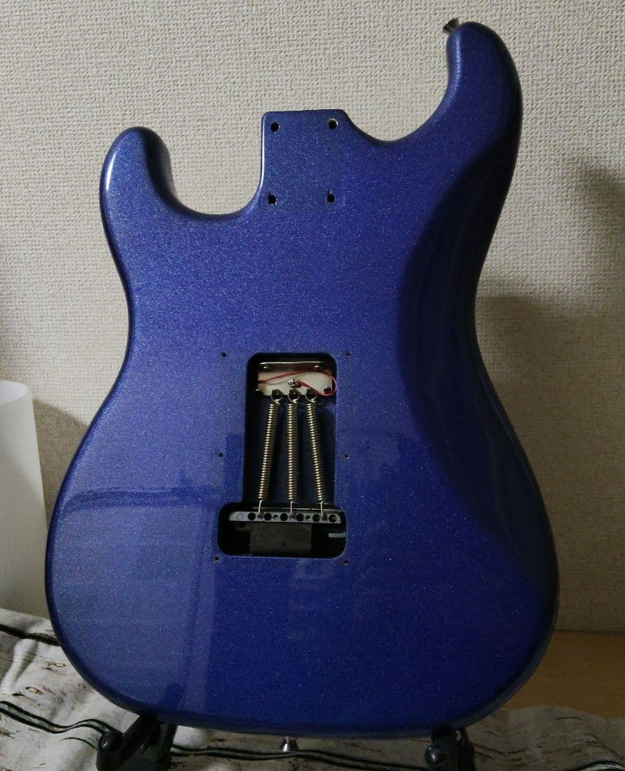 ストラトキャスター　タイプ　メイビス　Mavis