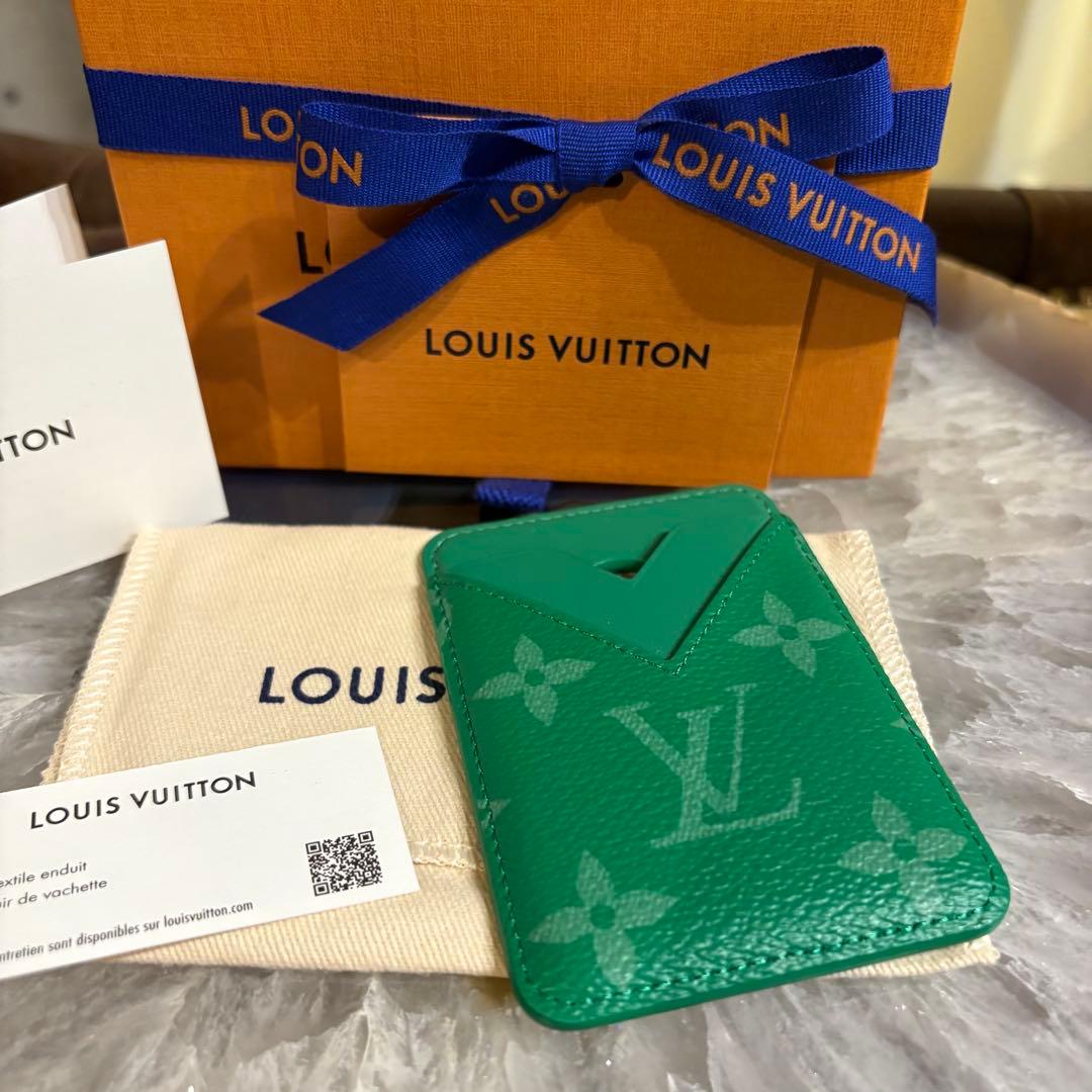 【新品限定品】LV　ポルト カルト·マグネット ビジョナリージャーニー グリーン
