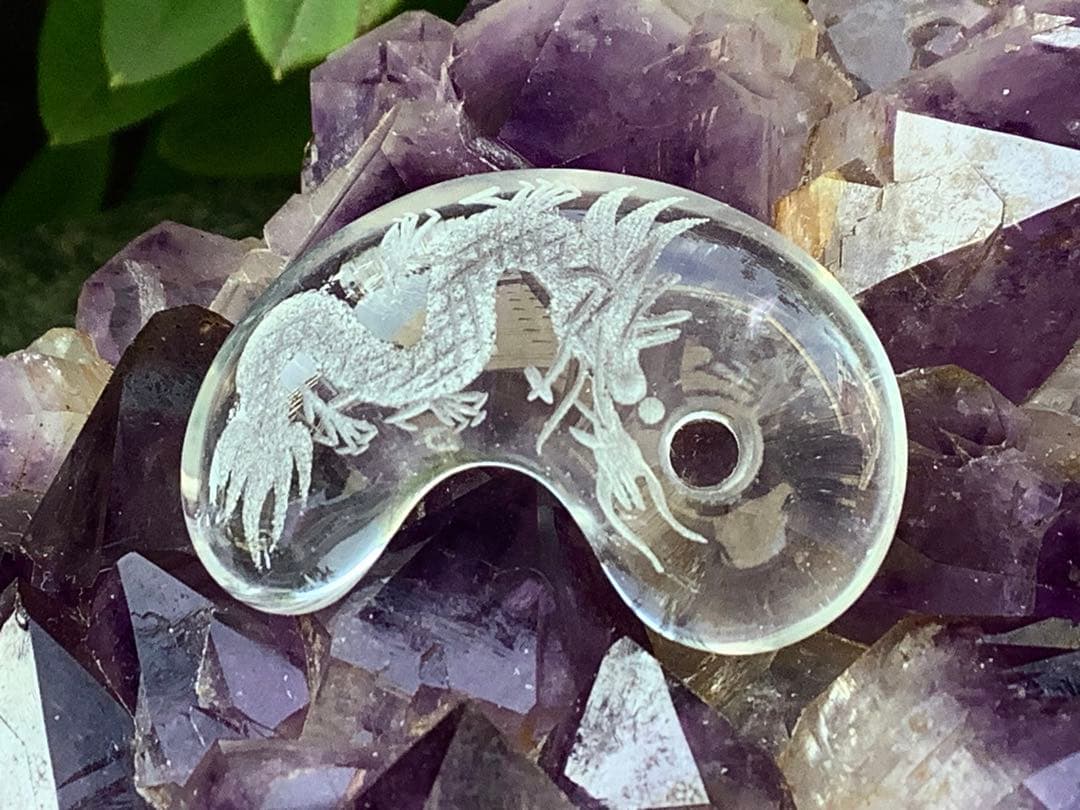 ✳　【 彫り師*秀峯作雲龍彫り ]乙女水晶勾玉　限定数量*極上縁起勾玉 本物保証