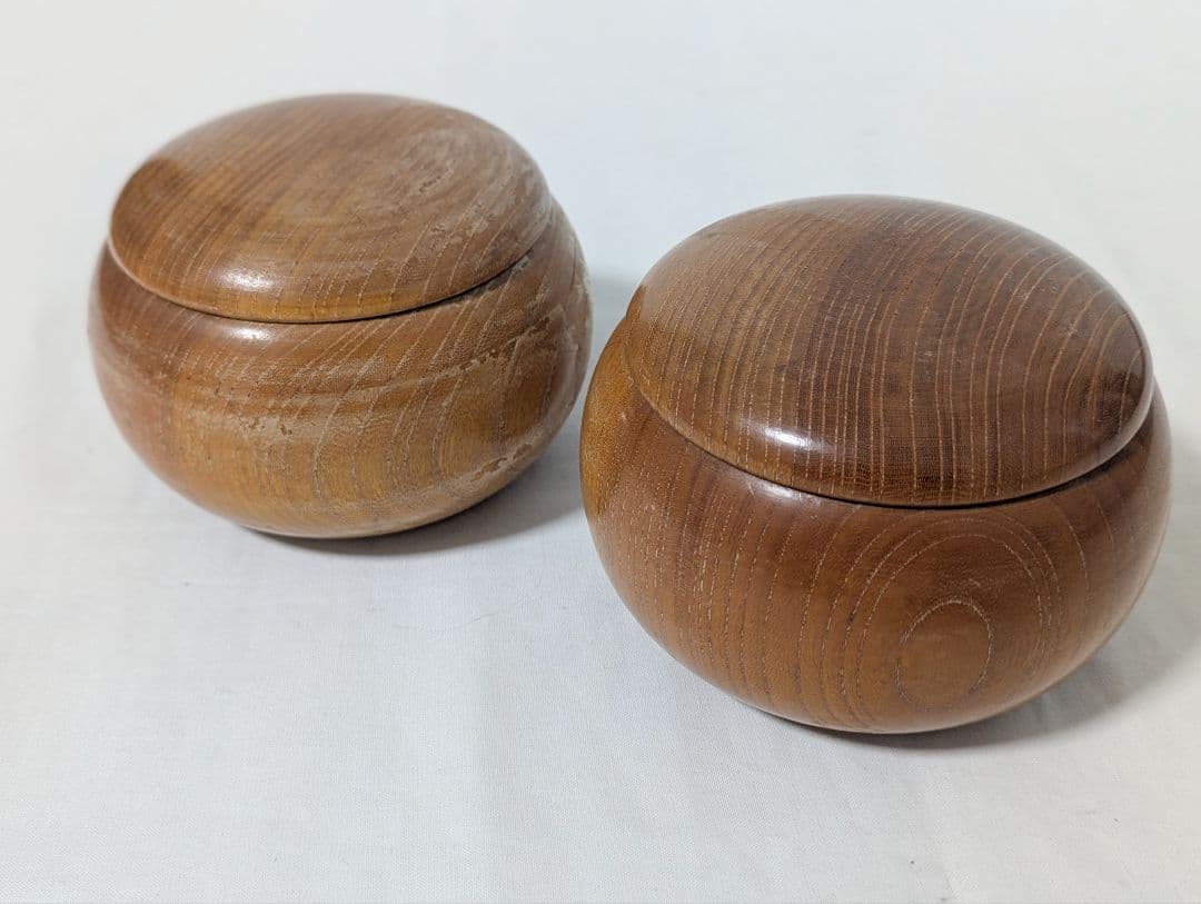 蛤碁石 那智黒 白175 黒179個 厚さ 白8.8mm 黒9mm