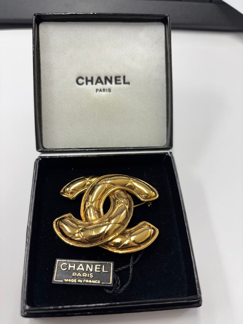 リ*ン様 シャネル ココマーク マトラッセ ブローチ 1142