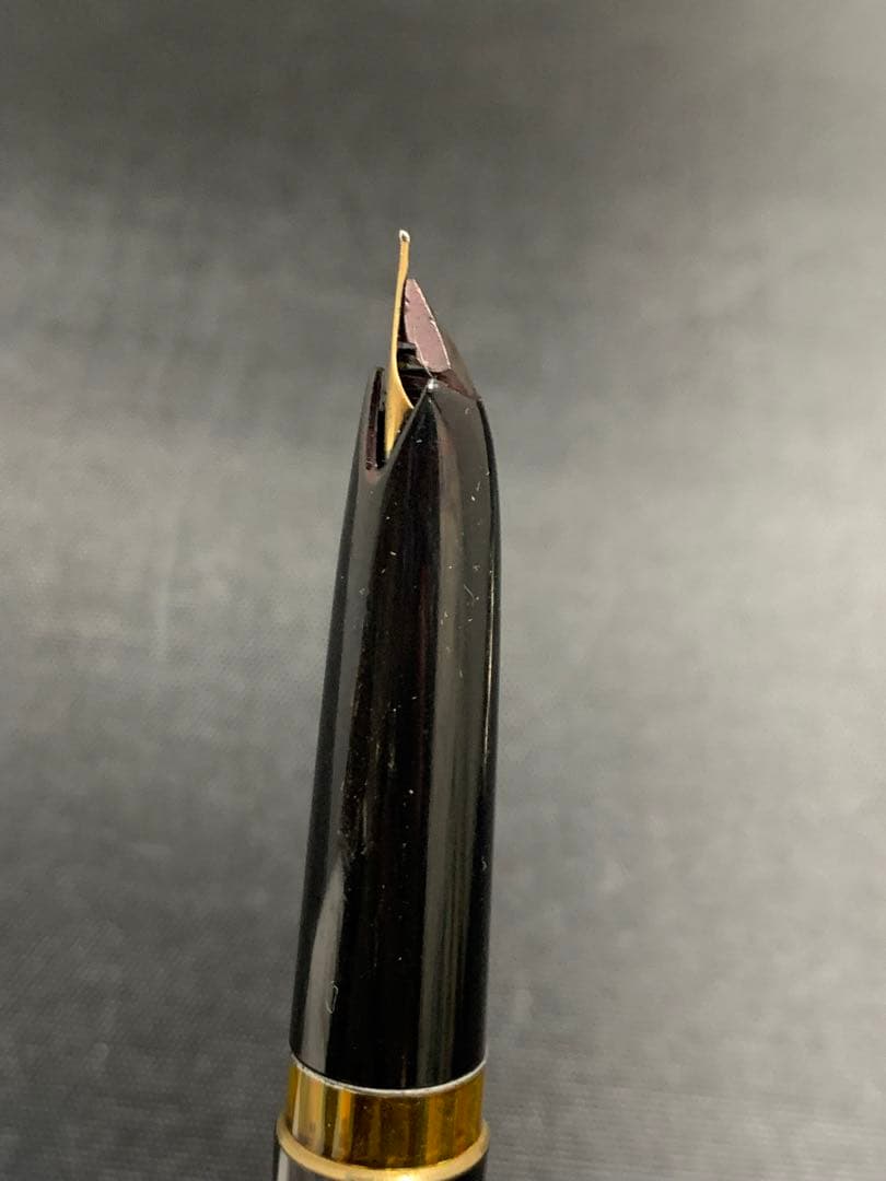 k*n様 Montblanc 万年筆 黒