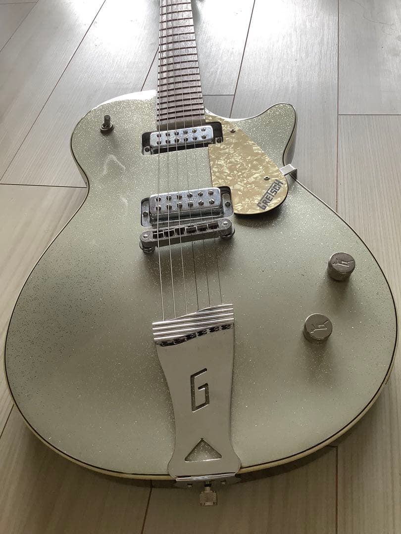 GRETSCH （替え弦・アンプコード付き）グレッチ　エレキギター