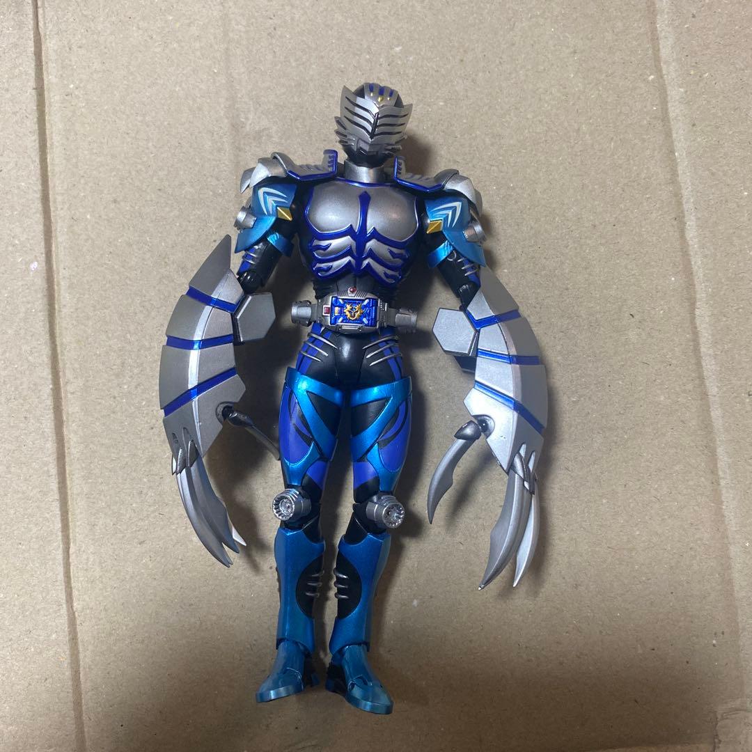 S.H.フィギュアーツ　仮面ライダータイガ　アビス　パーツ入れ替え