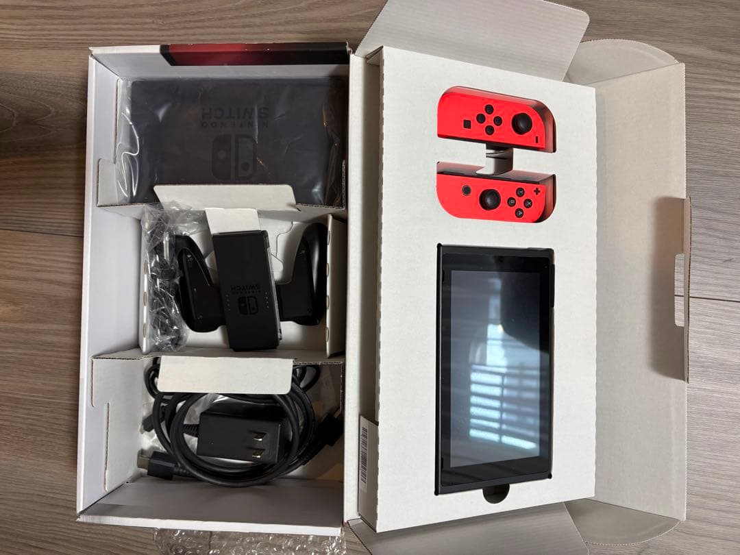 「美品値下げ」 Nintendo Switch Joy-Conは赤&赤組み合わせ