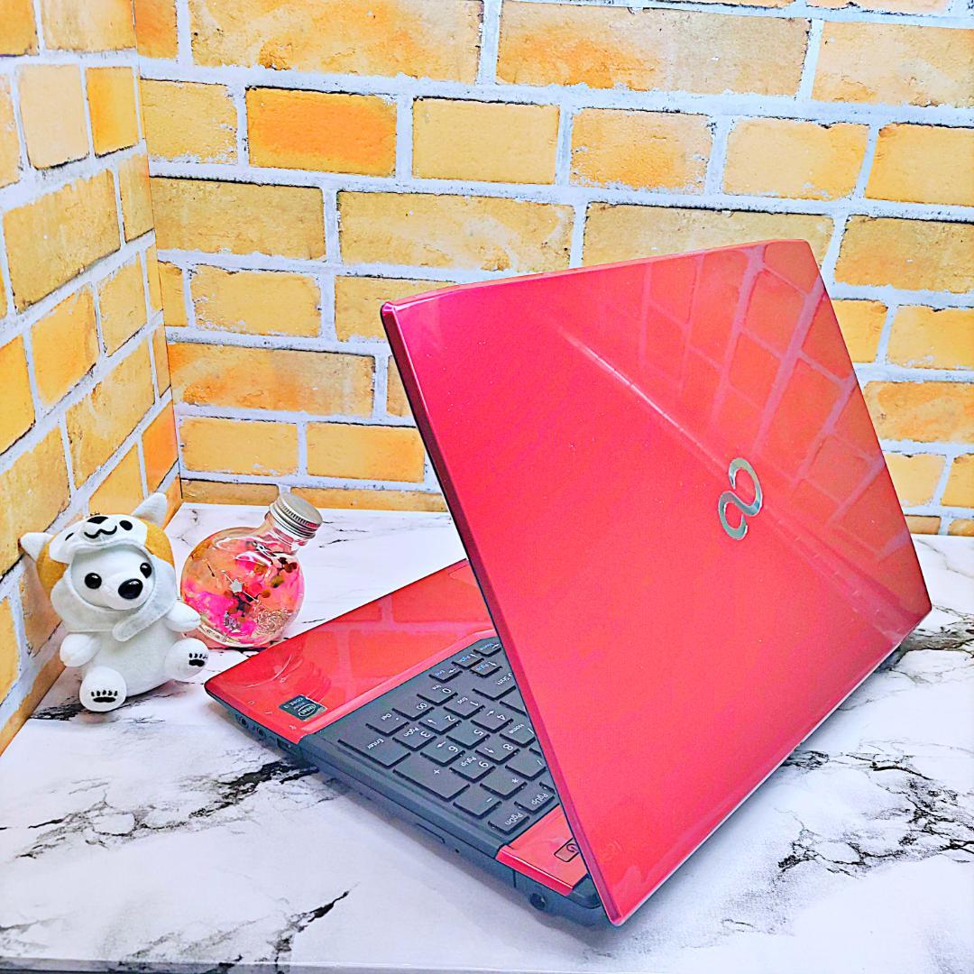 お手頃価格ノートパソコン❤️爆速SSD☘️Blu-ray・メモリ８G❣️i3搭載