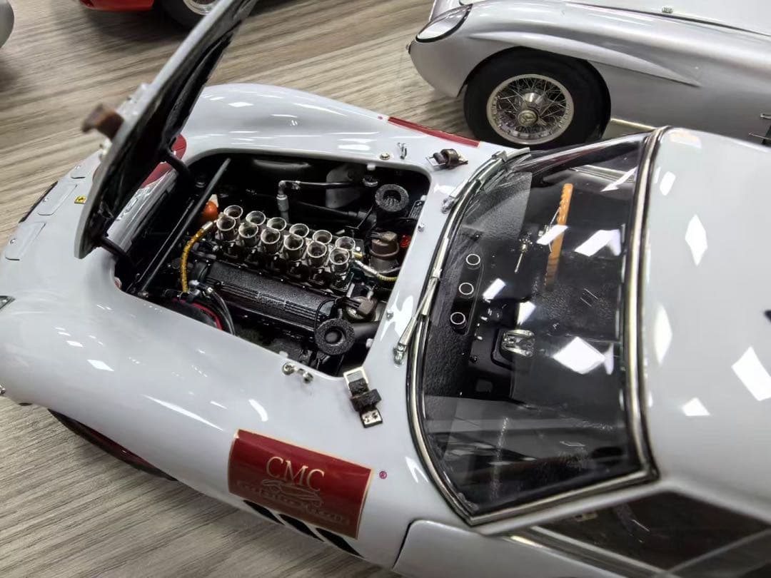 新品 CMC 1/18 フェラーリ 250 GTO 30周年記念モデル ミニカー