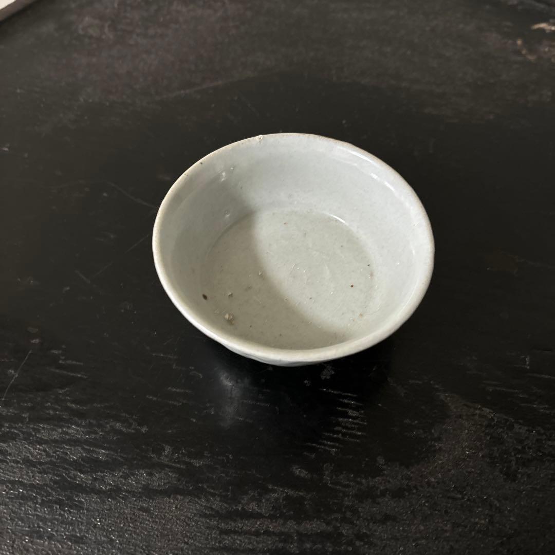 李朝盃　白磁　堅手　ぐい呑み　骨董　アンティーク.古美術.骨董.酒器.韓国骨董.