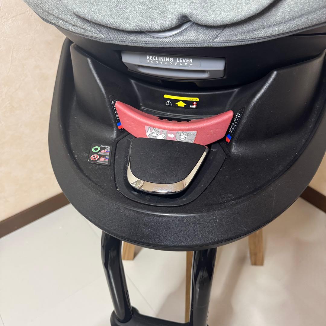 エールべべ　クルット4s プレミアム　グレー　新生児対応　チャイルドシート