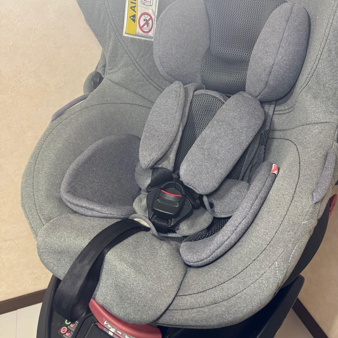 エールべべ　クルット4s プレミアム　グレー　新生児対応　チャイルドシート