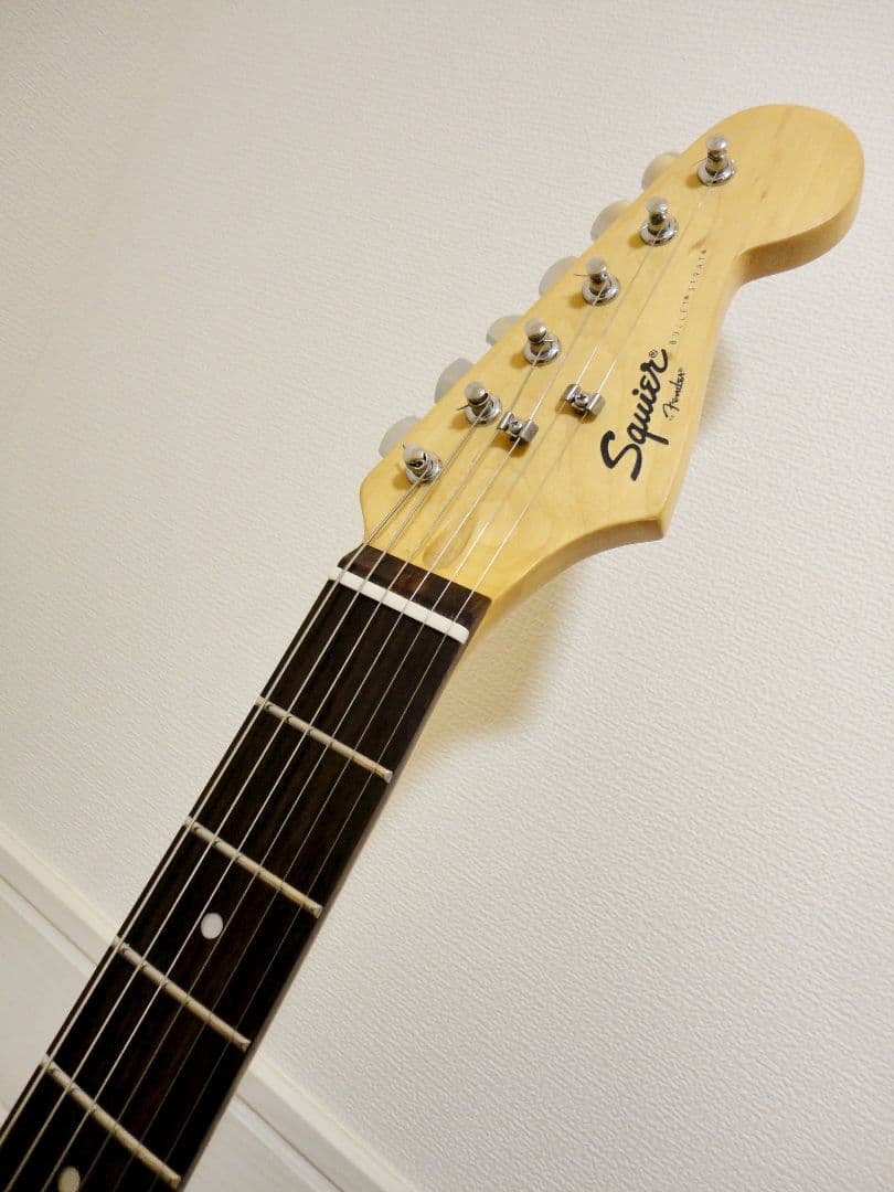 【メンテ済】Squier ストラトキャスター ダコタレッド