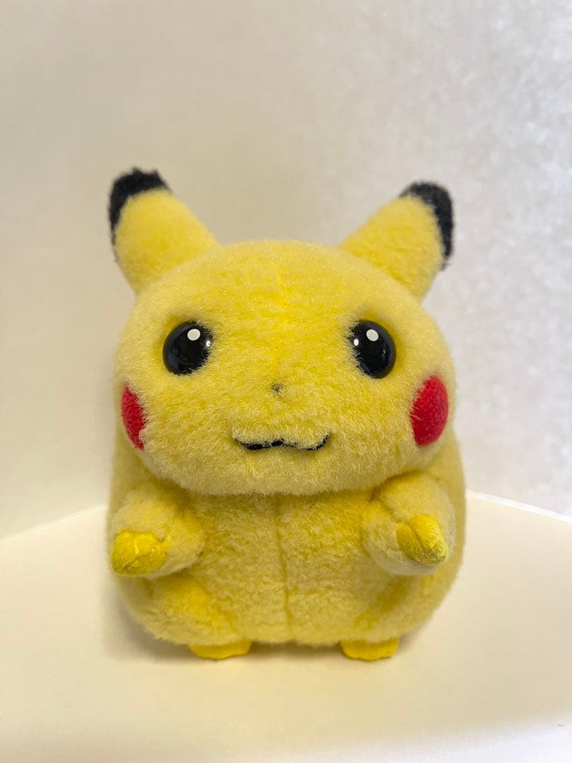 初期ピカチュウ　ぬいぐるみ　TOMY
