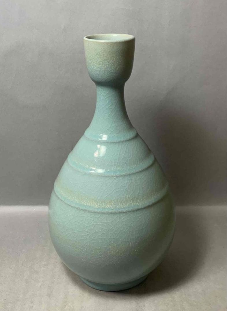 中国 横筋のある瓶　u6230950