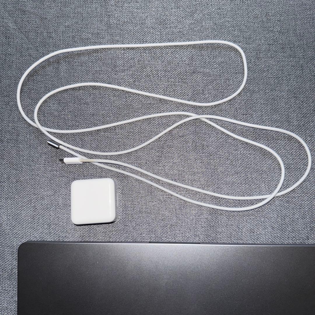 【美品】MacBook Air 15インチ M2チップ　本体