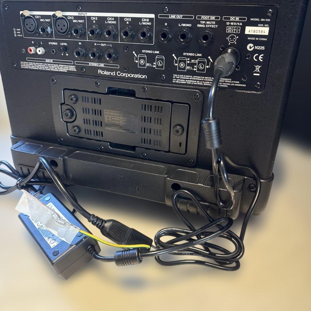 Roland 330BAポータブルPAシステム