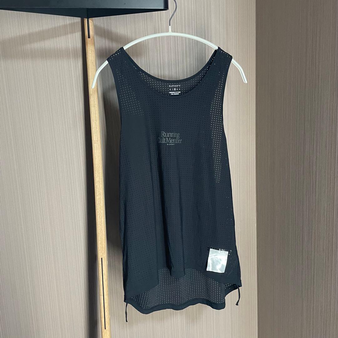 SATISFY ブラック タンクトップ