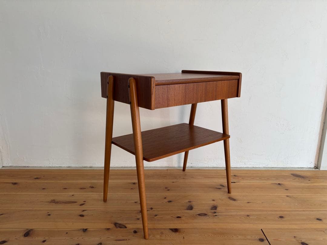 北欧ヴィンテージ　デンマーク　チークサイドテーブル