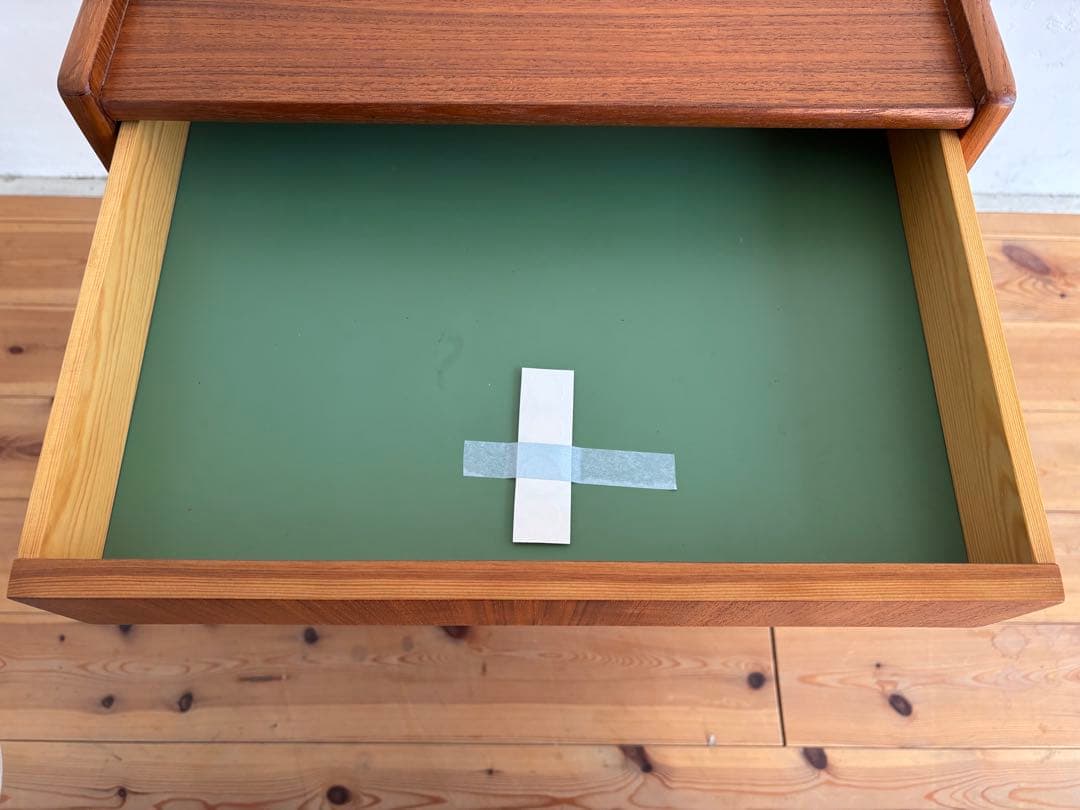 北欧ヴィンテージ　デンマーク　チークサイドテーブル