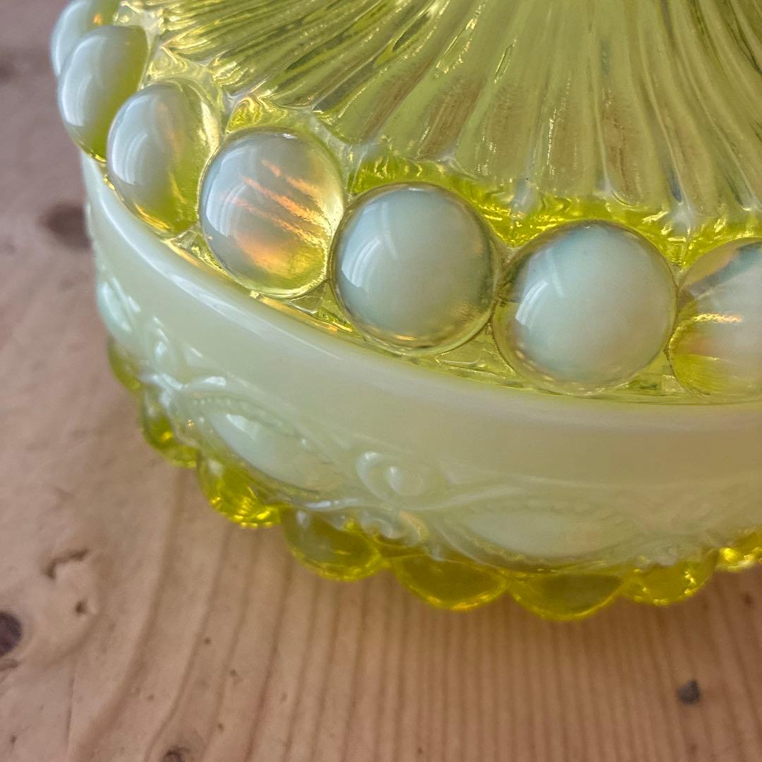 オパールセントガラス　カナリアイエロー　大型トリンケット　花瓶