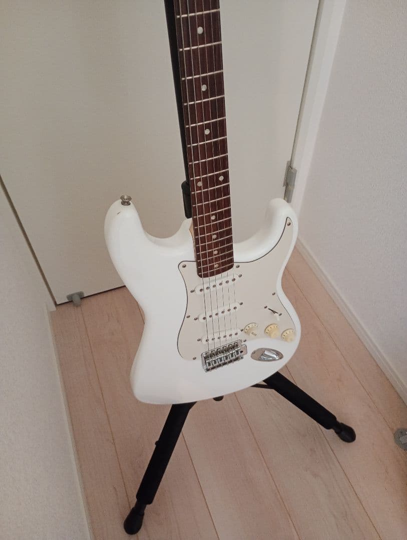 Squier ストラト　 ホワイト　ラージヘッド　スクワイヤー