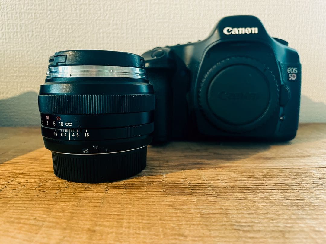 デジタルカメラ Canon EOS 5D & Carl Zeiss Planar 50mm