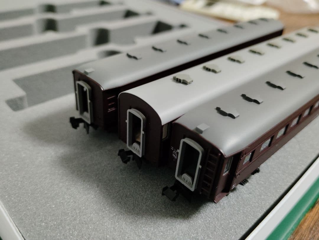 KATO 10-1893 JR西日本　マイテ49-2+旧形客車4両セットより3両