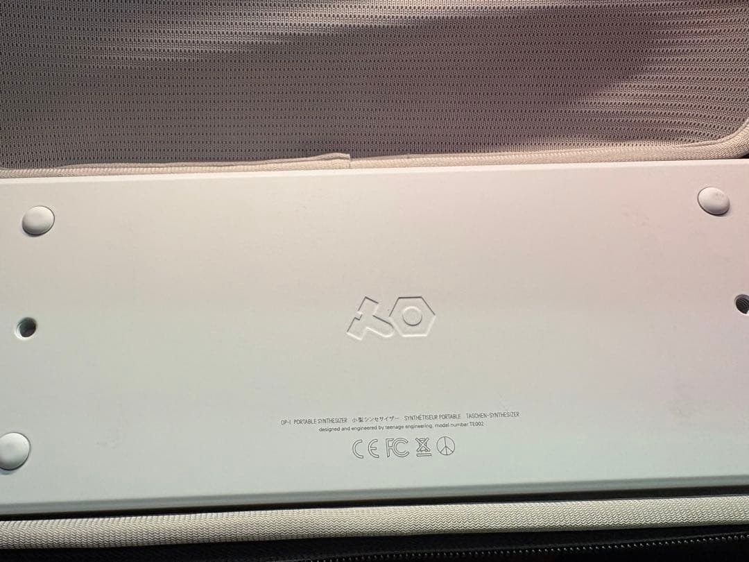 (人気のver.2) OP-1 teenage engineering