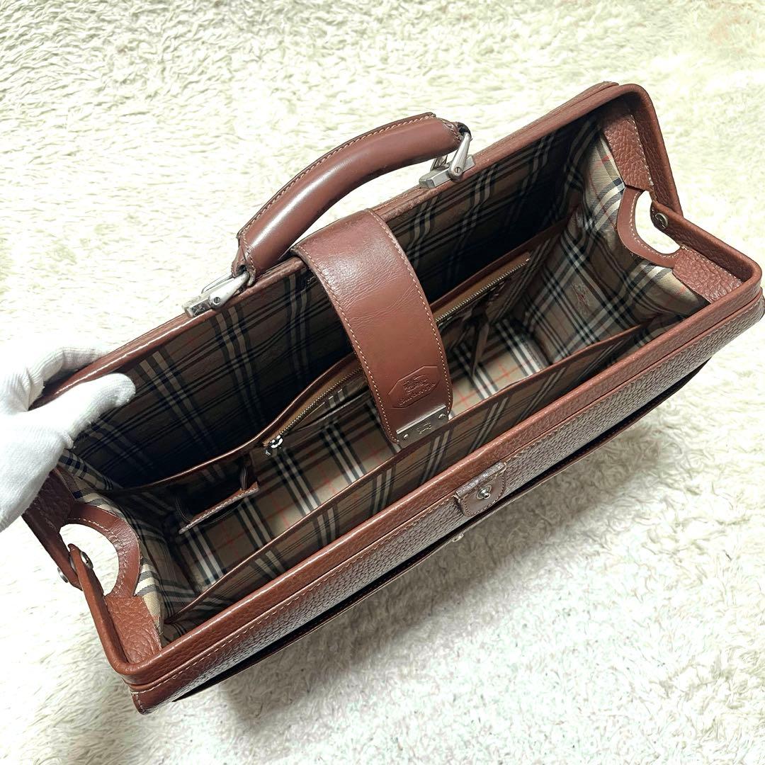 【美品/大容量】バーバリー　ダレスバッグ　レザー　茶　ノバチェック　ロゴ金具