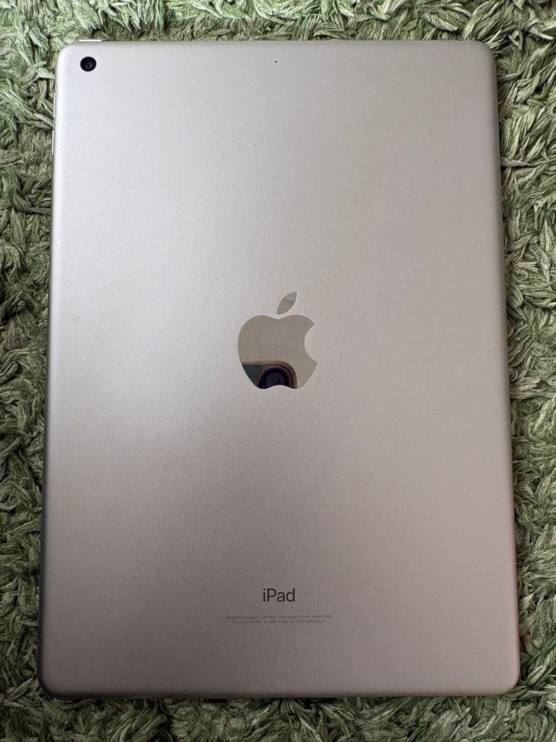 Apple iPad 本体第5世代　32G バッテリー残量100%