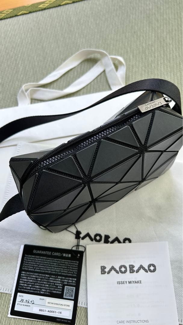 未使用 バオバオ　イッセイミヤケ　 ショルダーバッグ 黒 ブラック キューボイド
