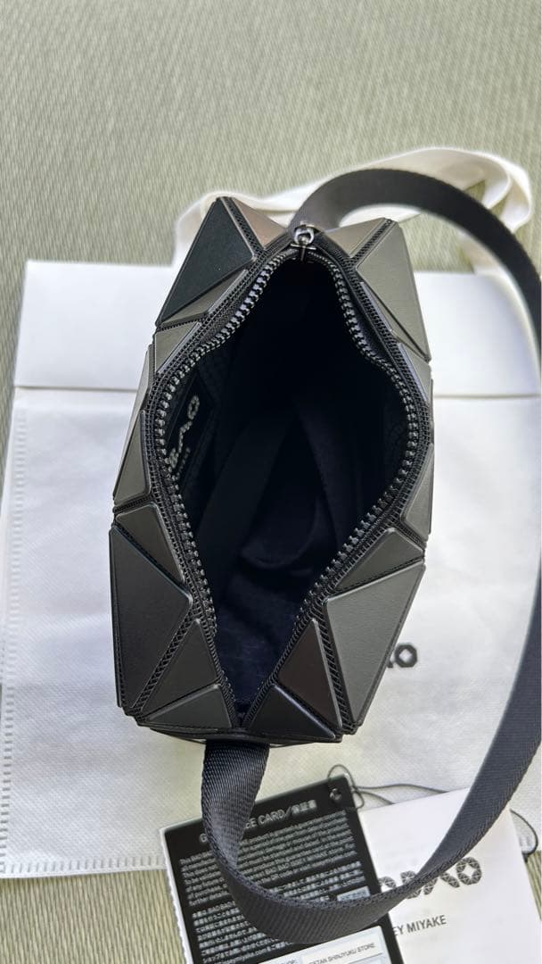 未使用 バオバオ　イッセイミヤケ　 ショルダーバッグ 黒 ブラック キューボイド