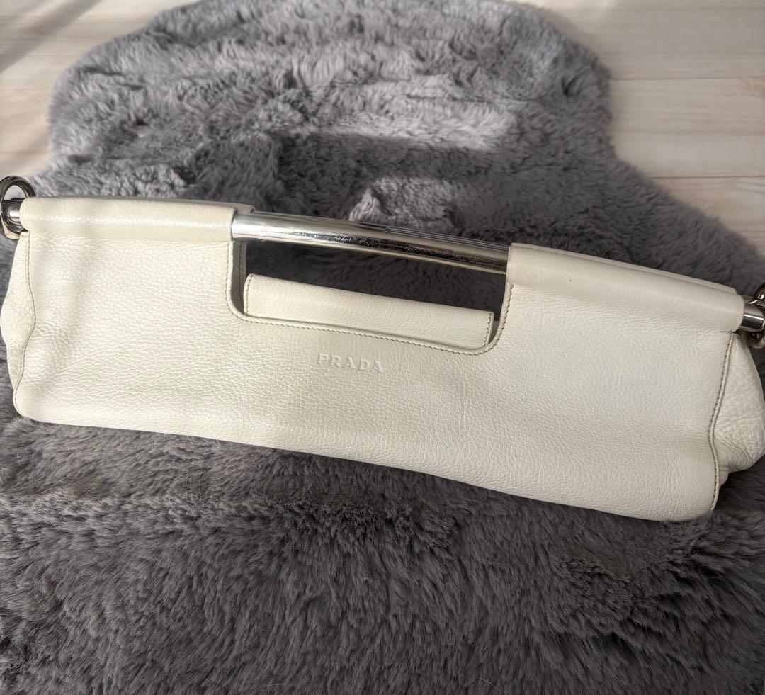 【PRADA 】希少デザイン✨✨ ホワイトレザー ショルダーバッグ