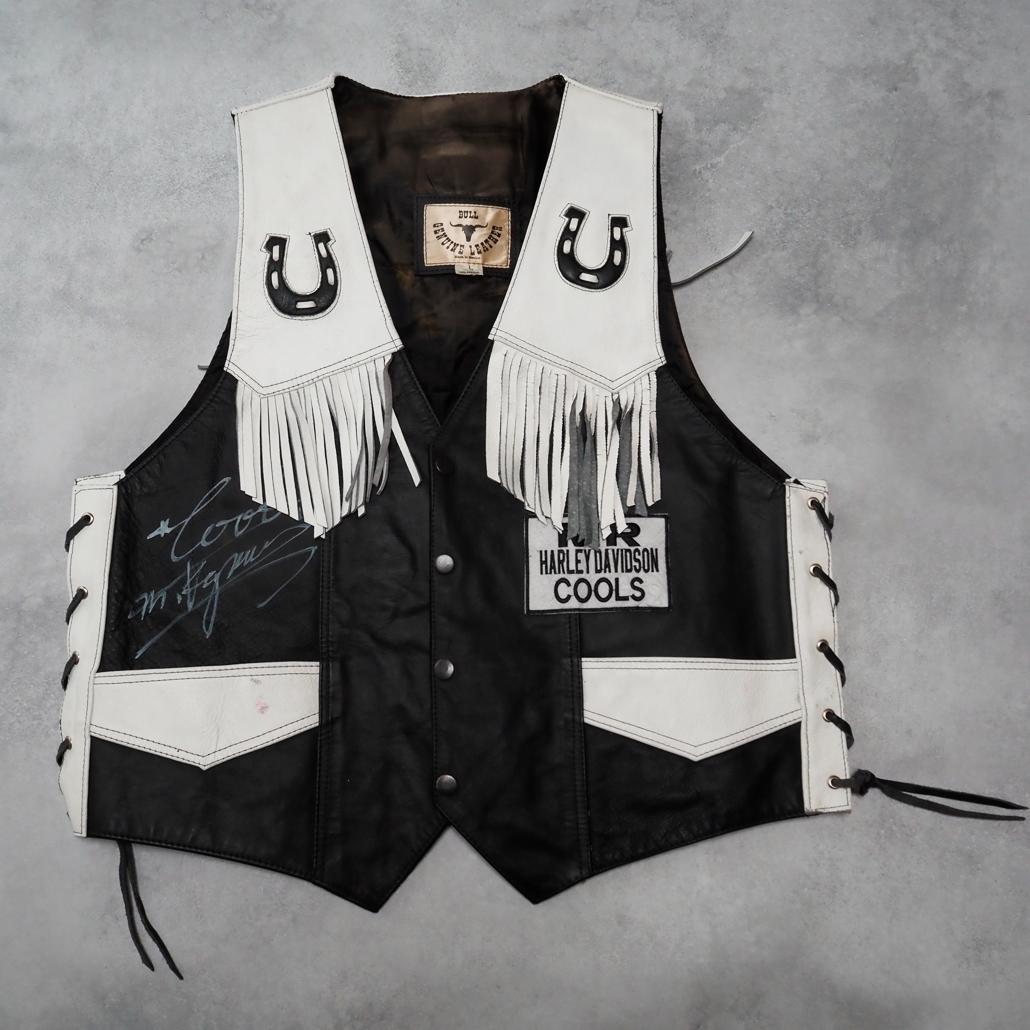 メンバー直筆サイン入り COOLS HUNGRY MAN 本革バイカーベスト