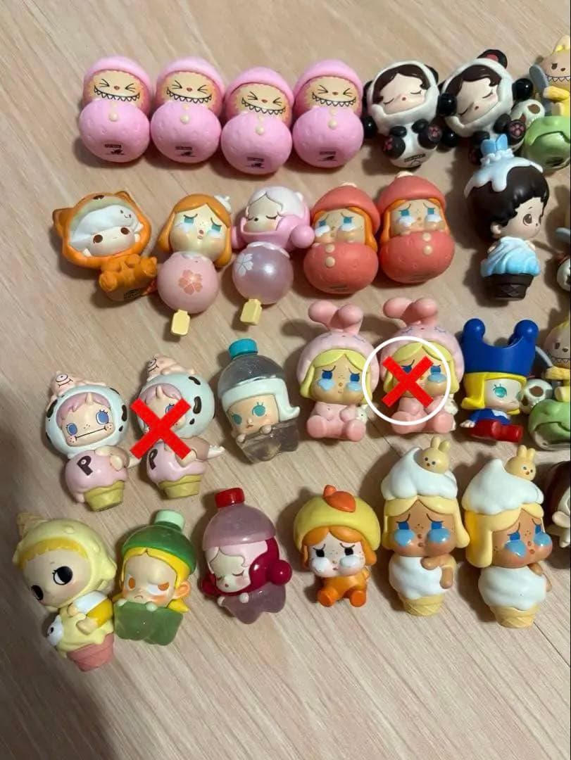 ラブブ　ミニ　フィギュア