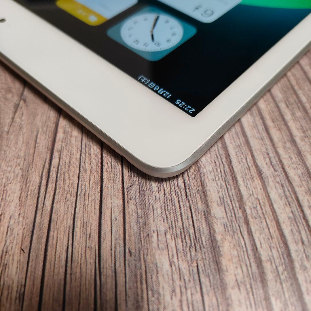 iPad 第7世代 32GB シルバー 新品近い