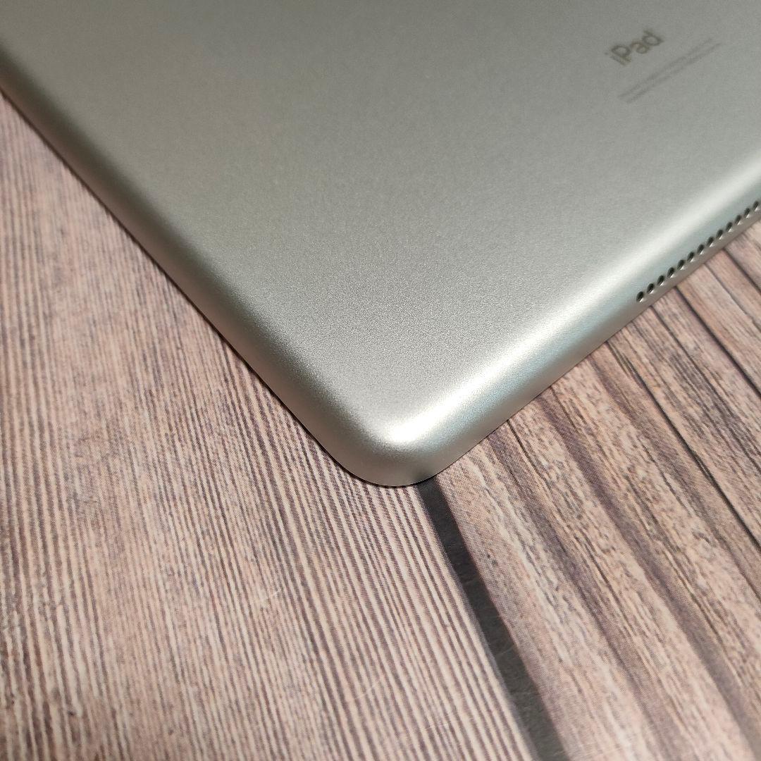 iPad 第7世代 32GB シルバー 新品近い