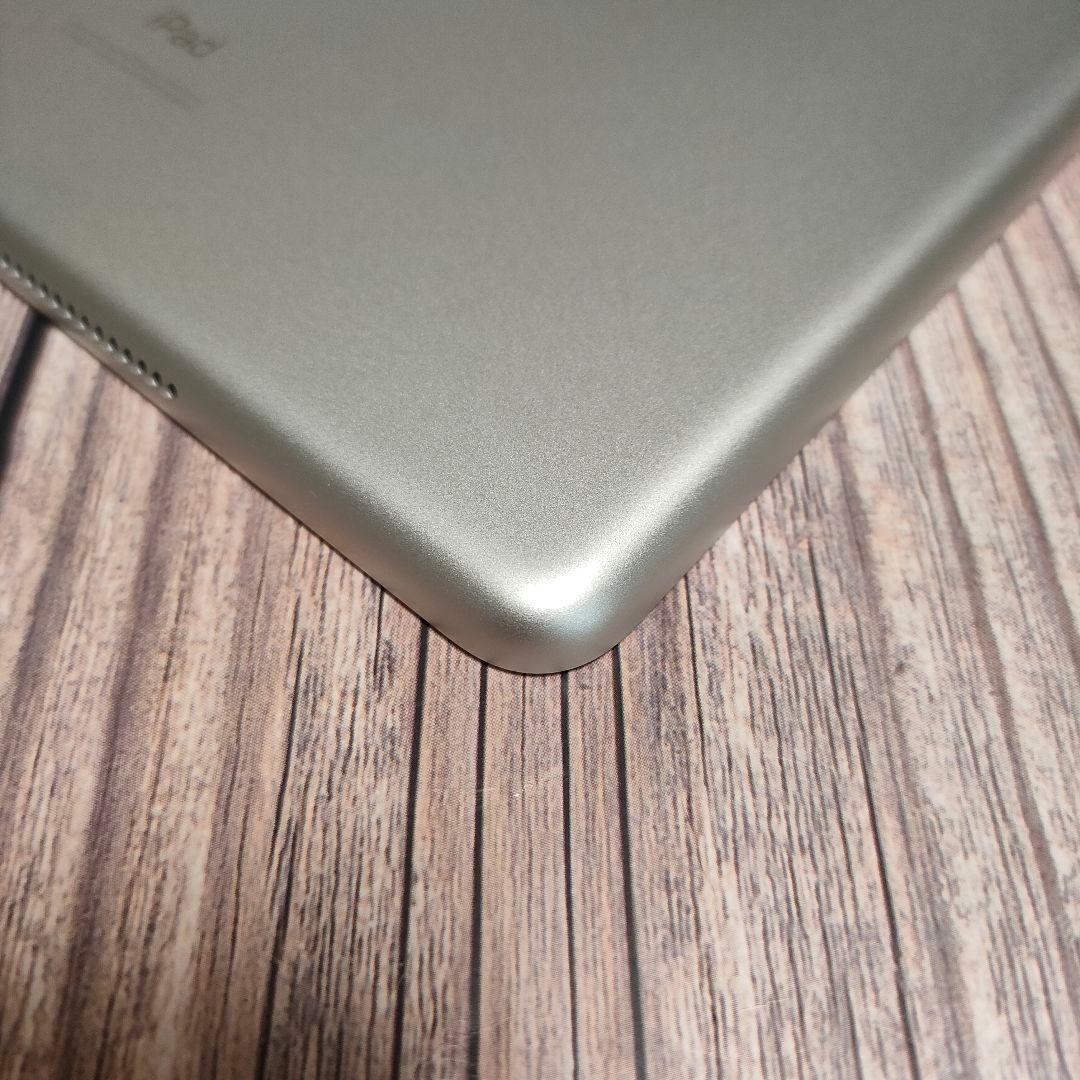 iPad 第7世代 32GB シルバー 新品近い