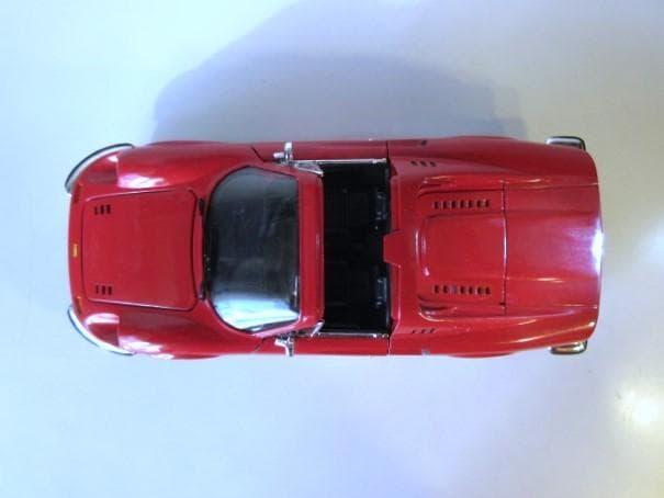 特価 Hot Wheels 1/18 フェラーリ Dino 246GTS レッド