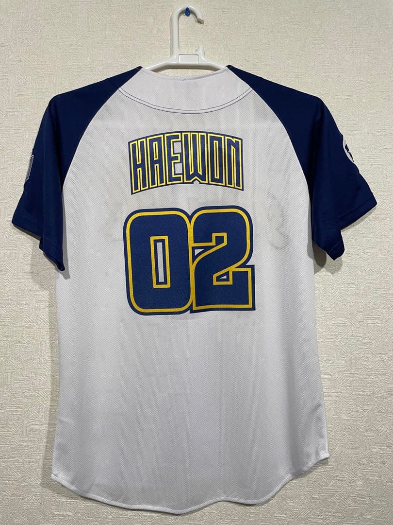 nmixx ユニフォーム　へウォン