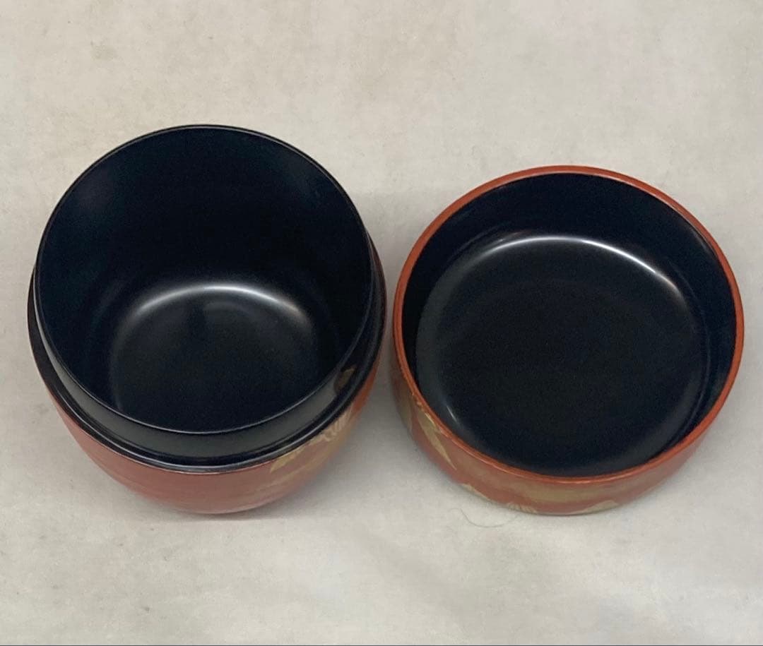 B532b「春の野蒔絵 朱刷目 中棗」熊谷秀穂作　共箱　薄茶器　茶道具