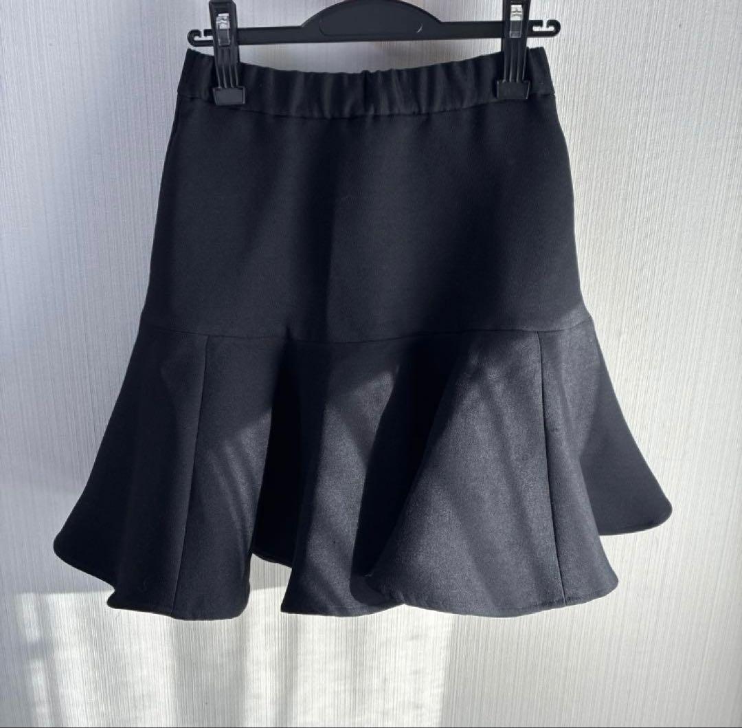 ブラック フレアスカート