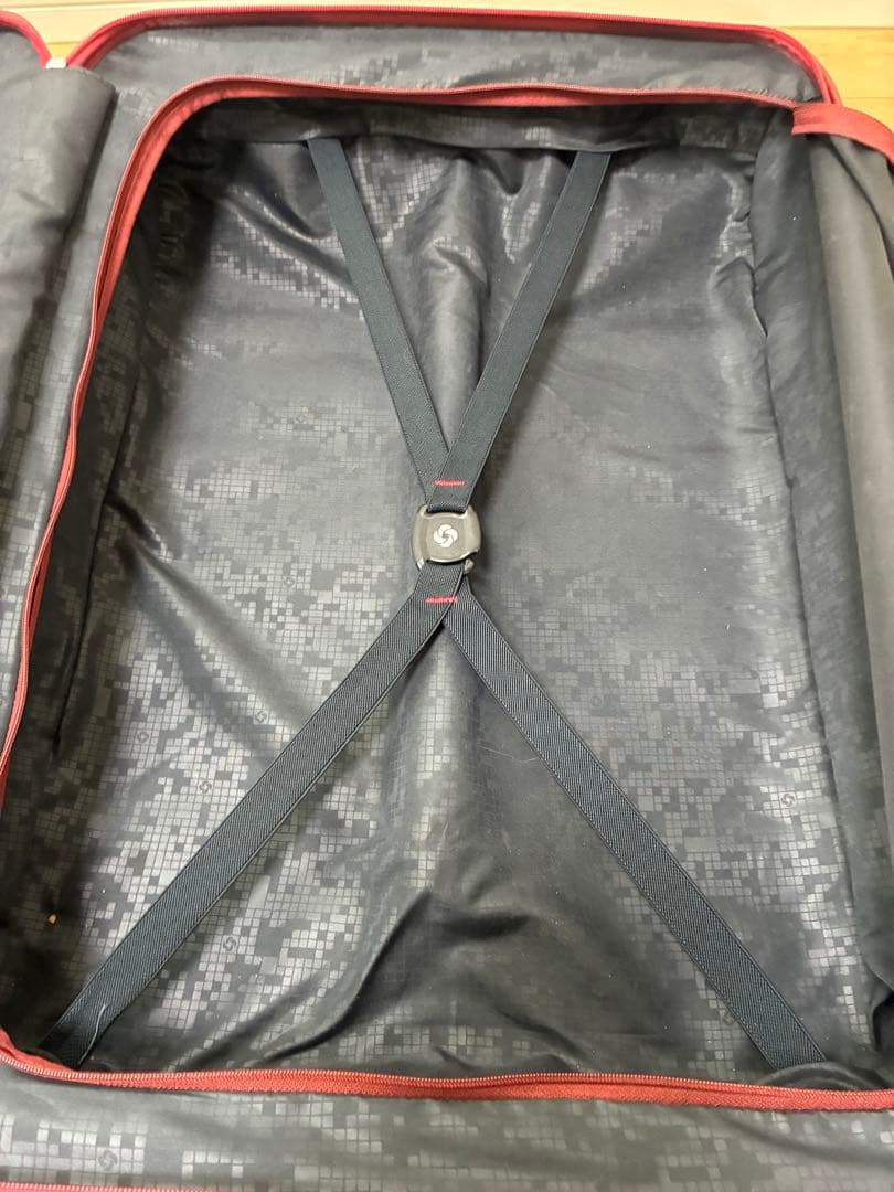 ☆美品☆サムソナイト　軽量　大容量　TSAロック コスモライト？赤系　送料無料♪