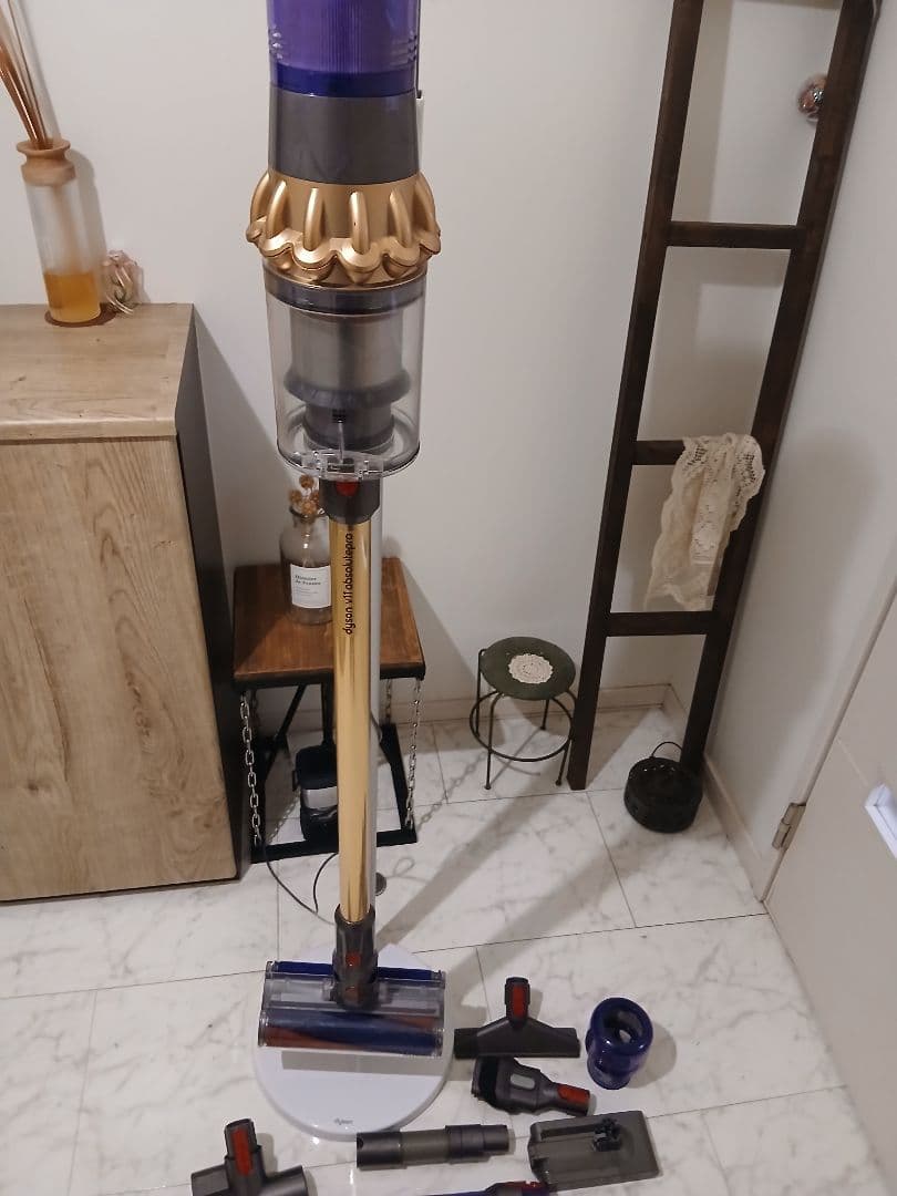 t*5様 Dyson sv14充電スタンド、予備バッテリー付 403