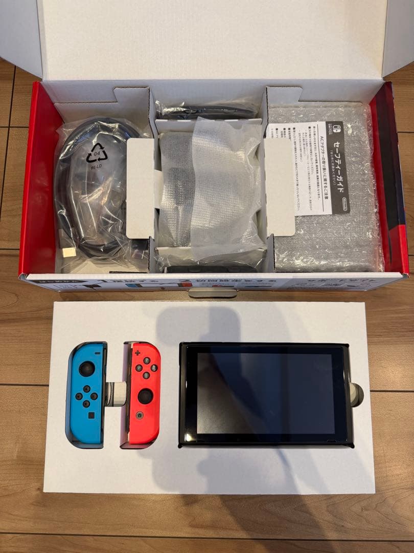 美品　 Nintendo Switch ネオンブルー・ネオンレッド スイッチ