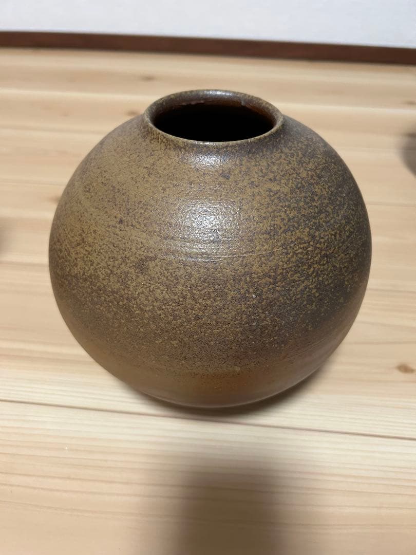 岡山県重要無形文化財【伊勢崎満】造　備前壺　共箱