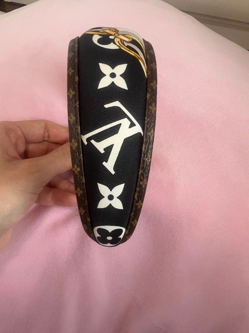 ヴィトン　カチューシャ美品