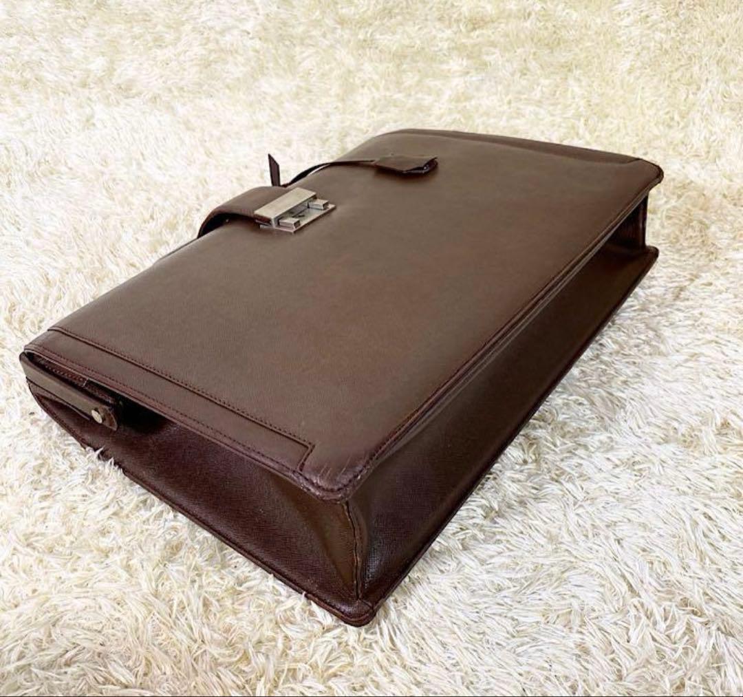 Burberry ビジネスバッグ　ダレスバッグ　鍵　レザー　大容量　茶