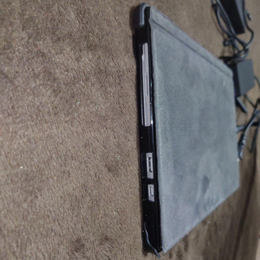 Surface Pro (第5世代) i7 8GBメモリ 256GB SSD